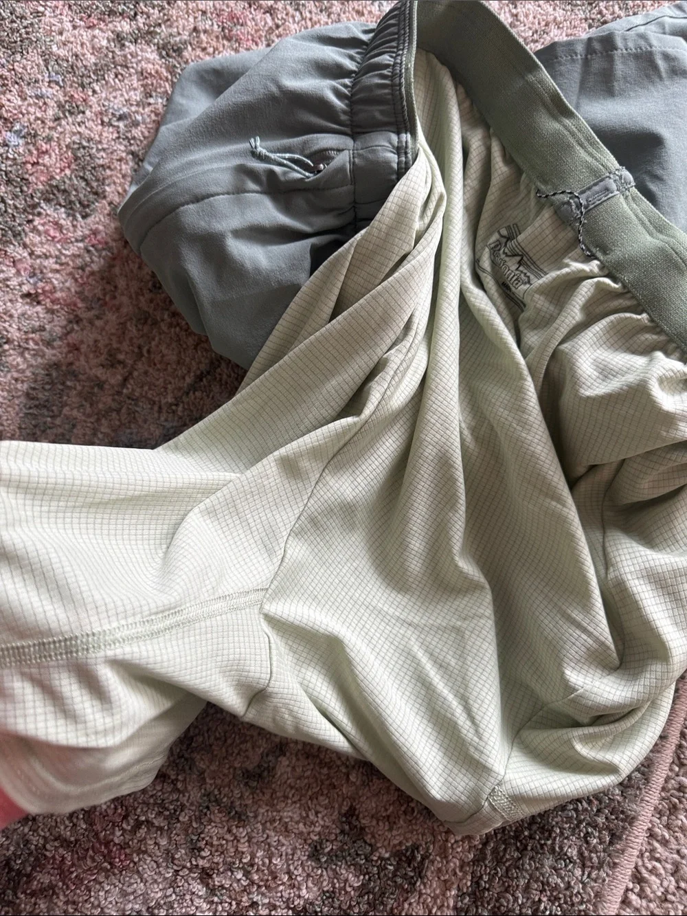 Patagonia Men's Sage Green Athletic Shorts lined size M